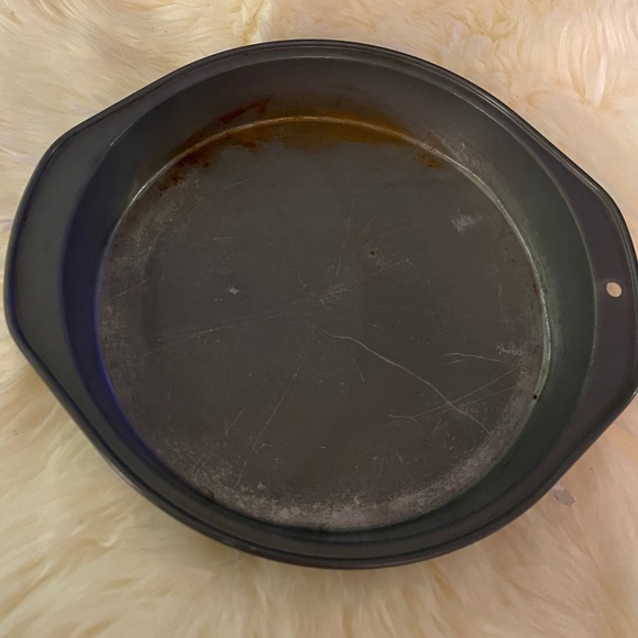 round cake pan - Picture 1 of 2